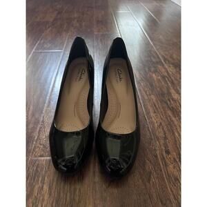 NWT Clarks Womens Black Patent Pumps ULTIMATE COMFORT Classic Office